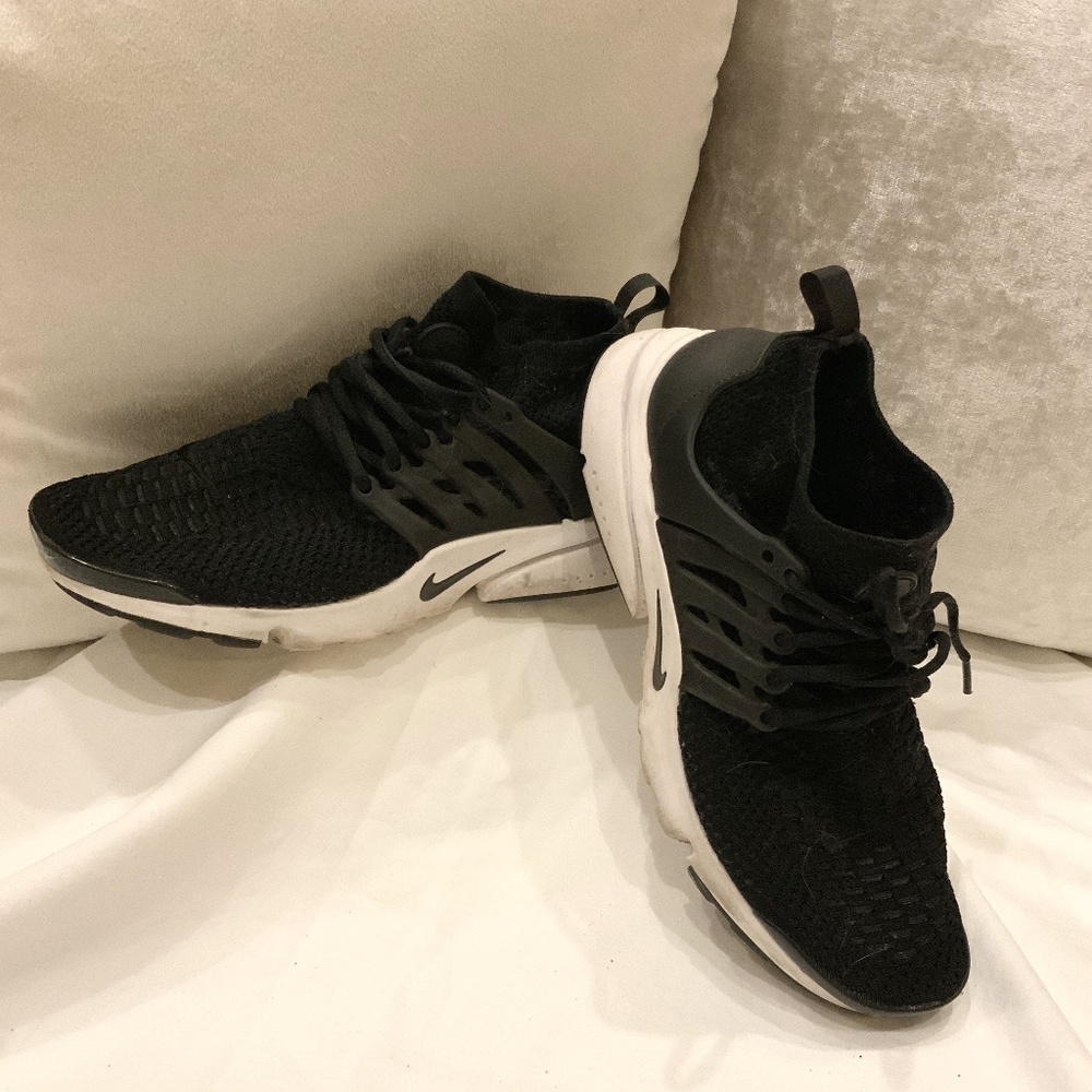 Nike Air Presto ‘men’s size 9.5 and women’s size 11m black